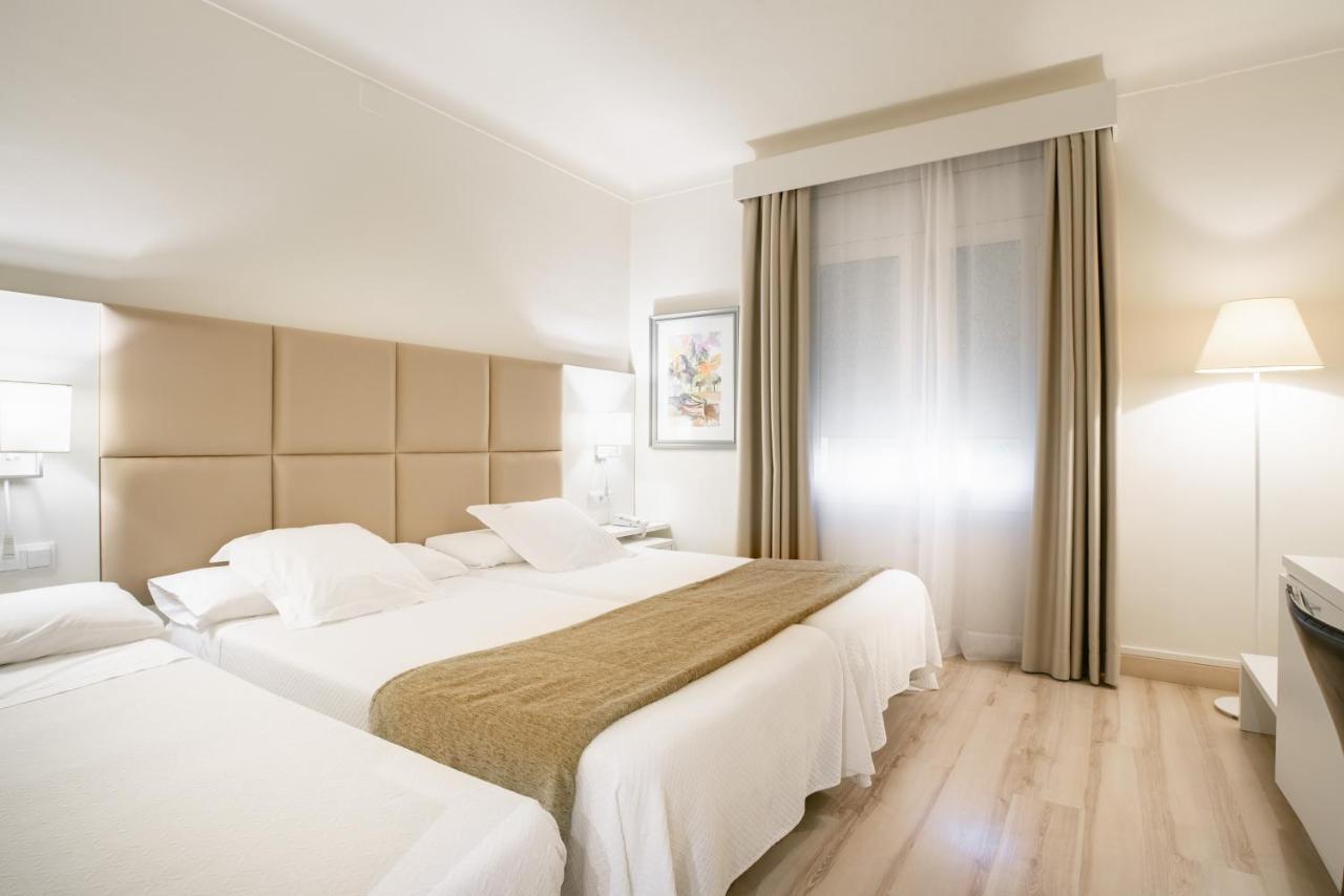 Hotel Pirineos Figueres By Pierre & Vacances Exterior photo