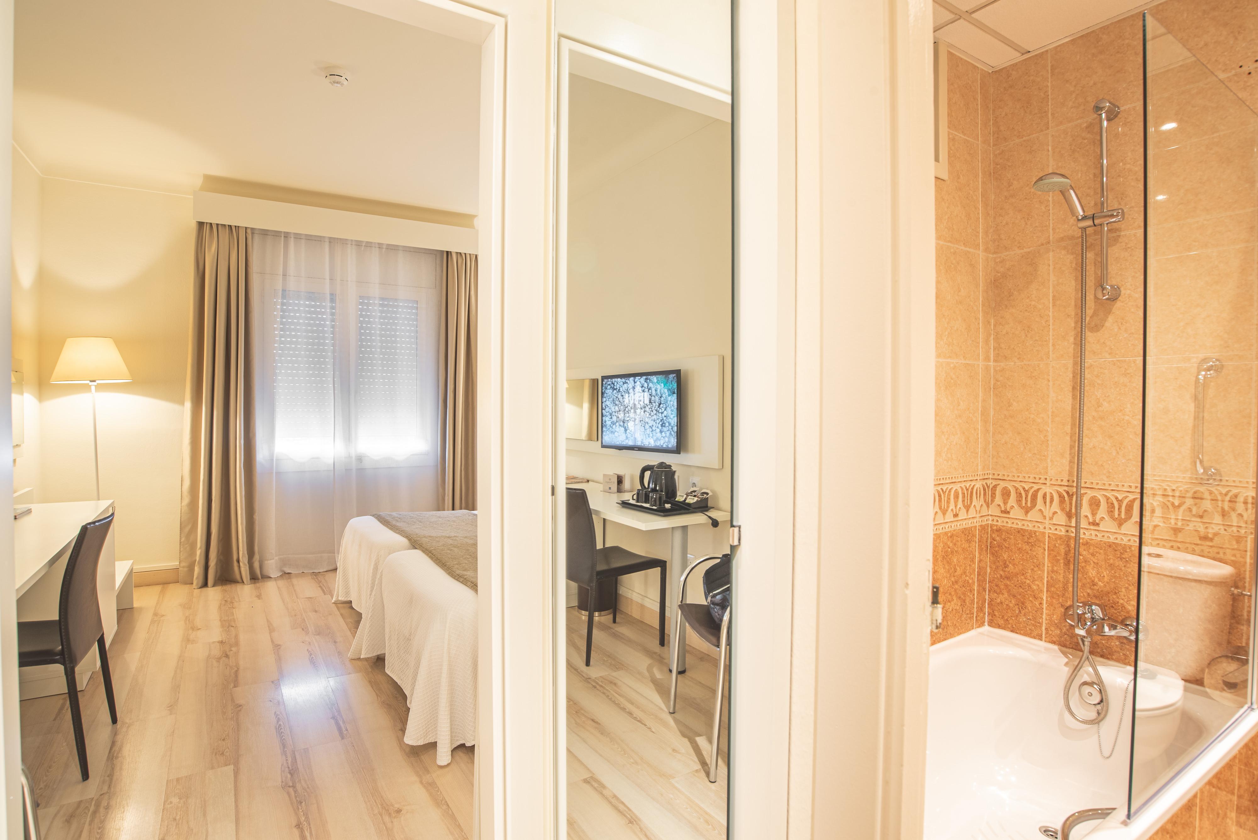 Hotel Pirineos Figueres By Pierre & Vacances Exterior photo