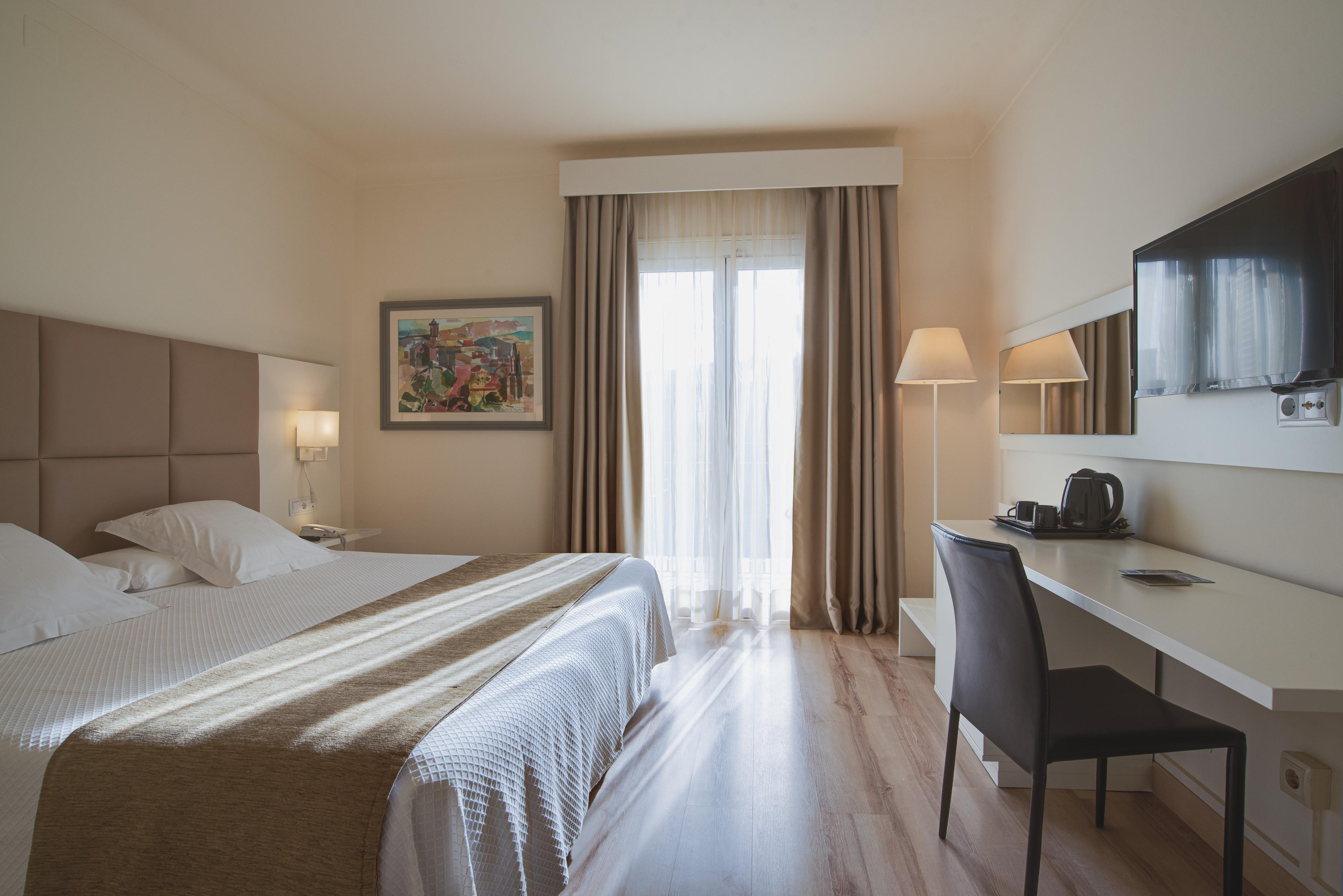Hotel Pirineos Figueres By Pierre & Vacances Exterior photo