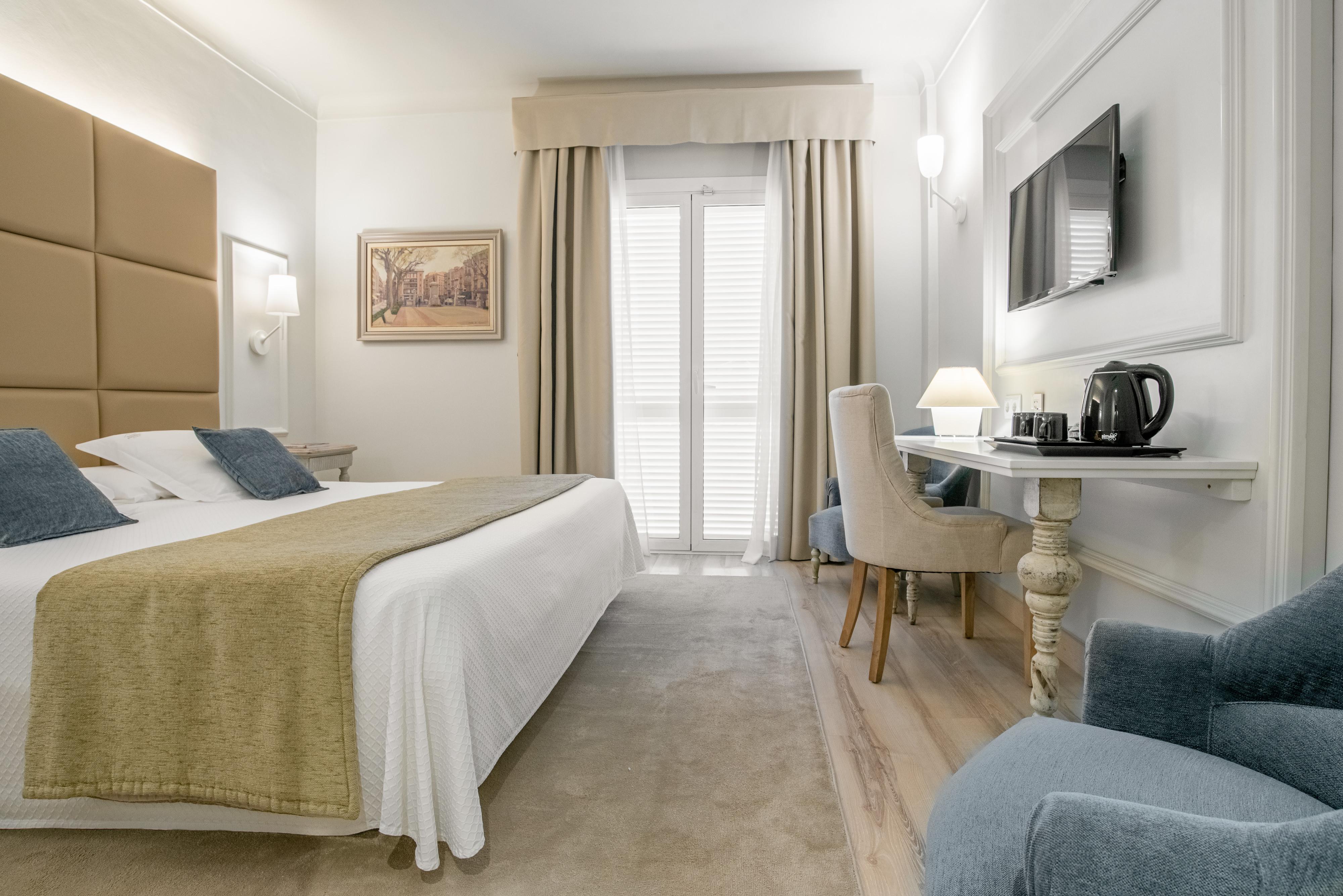 Hotel Pirineos Figueres By Pierre & Vacances Exterior photo