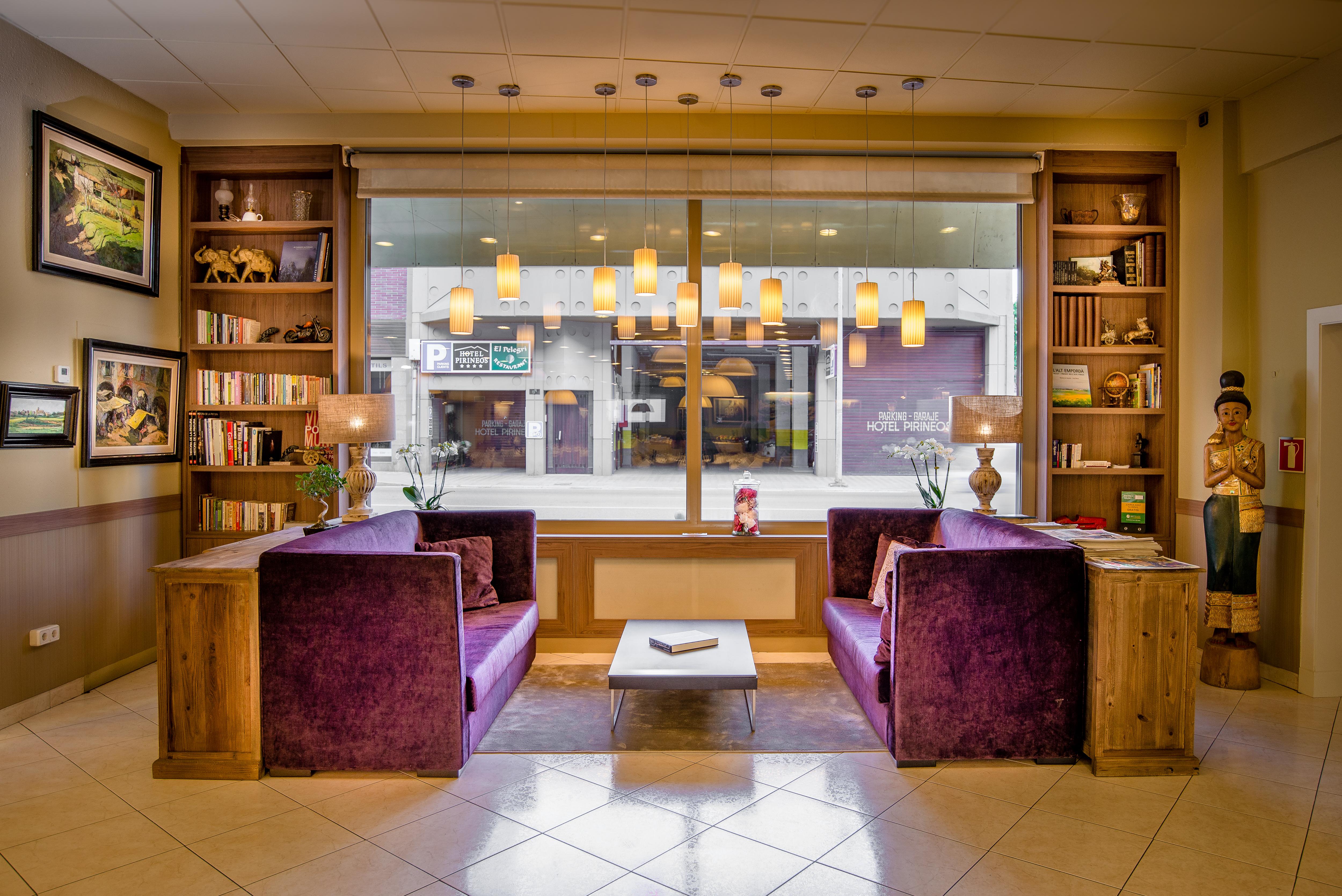 Hotel Pirineos Figueres By Pierre & Vacances Exterior photo