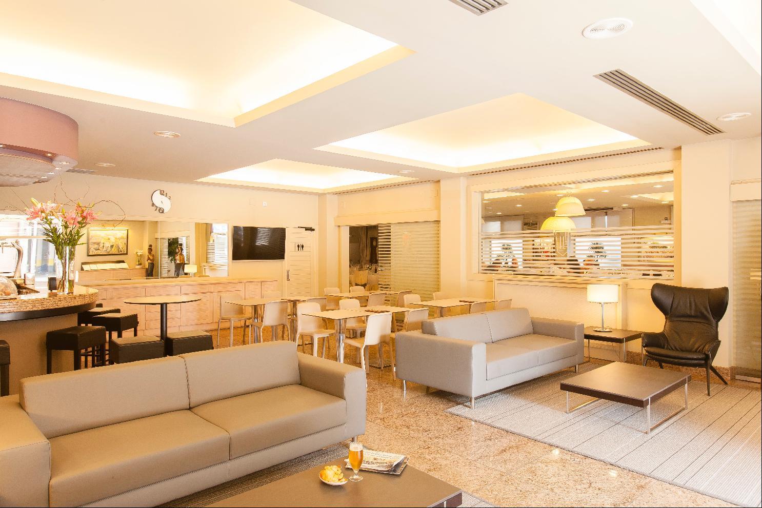 Hotel Pirineos Figueres By Pierre & Vacances Exterior photo